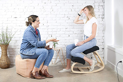 Sleekform-Ergonomic-Balancing-Kneeling-Chair-relaxing