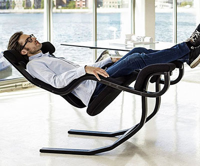 zero gravity chair vs recliner chair